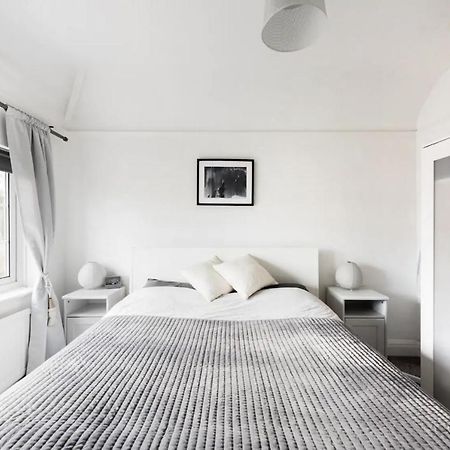 The Film Studio Appartement 5 Min To Harry Potter 沃特福德 外观 照片